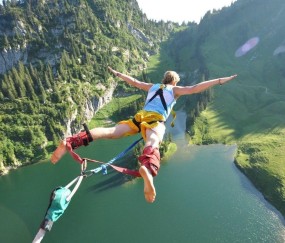 开云体育app_世纪封盖，詹姆斯2016年总决G7追帽当选本世纪最佳场上时刻