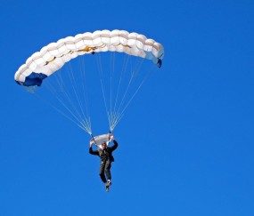 【开云体育官网】梅里诺帽子戏法创生涯里程碑 赛后珍藏比赛用球留念