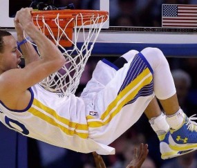 开云体育官网：从绿茵场到公园广场，齐达内在北京学踢毽子的体育跨界之旅